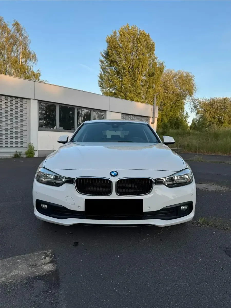 Gebraucht BMW 320 Advantage 190 PS (139 kW) 2016 Weiß Kombi