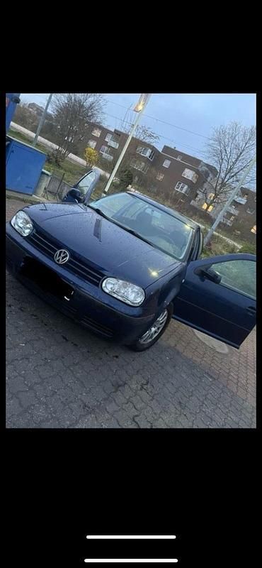 Blau Gebraucht 2002 VW Golf IV Kleinwagen | 400 € (Superpreis) - Bild 1/4