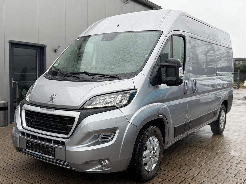 Gebraucht Peugeot Boxer 165 PS (121 kW) 2020 Silber Van