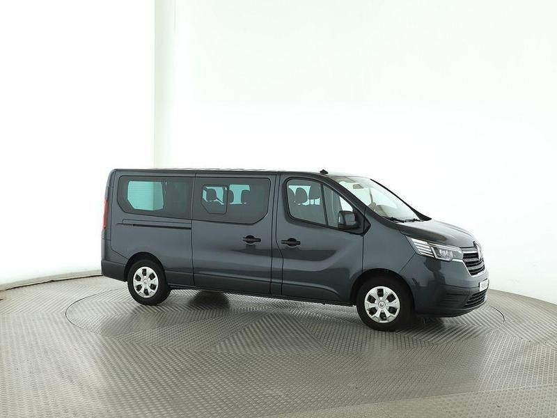 Gebraucht Renault Trafic Life 110 PS (80 kW) 2024 Schwarz Van / Kleinbus