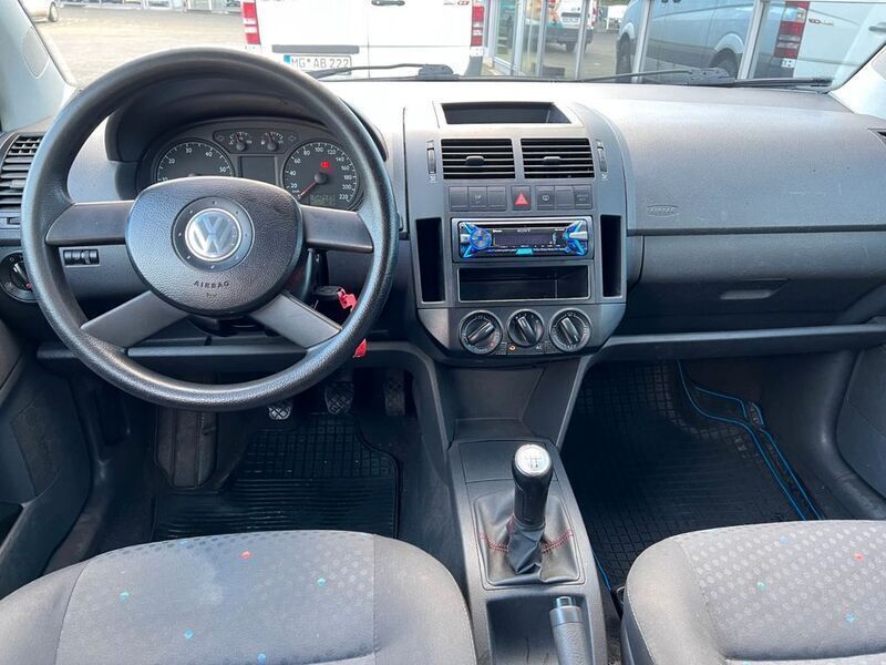 Gebraucht VW Polo Basis 54 PS (39 kW) 2004 Silber Limousine