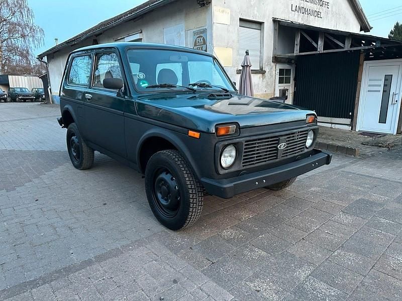 Gebraucht Lada niva 82 PS (60 kW) 2009 Grün SUV