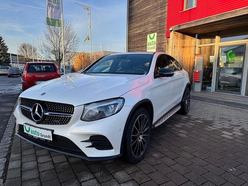 Gebraucht Mercedes GLC250 AMG line 204 PS (150 kW) 2019 Weiß Coupé