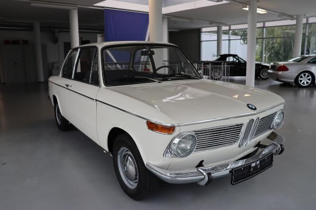 Weiß Gebraucht 1968 BMW 1600-2 Limousine | 28.490 € - Bild 1/4