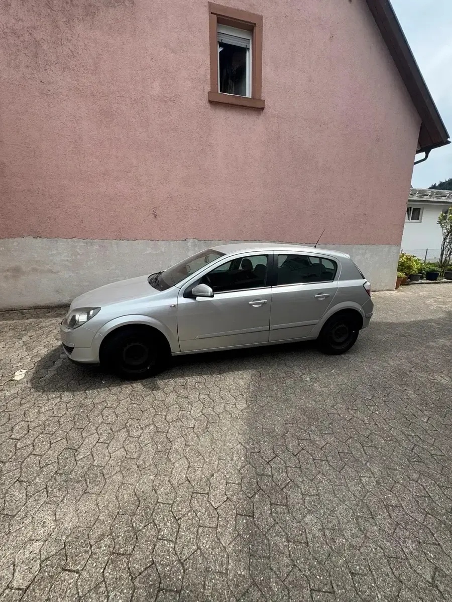 Gebraucht Opel Astra 101 PS (74 kW) 2004 Silber Kleinwagen