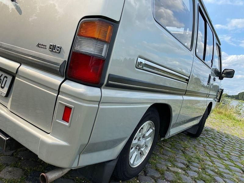 Silber Gebraucht 1994 Mitsubishi L300 Van / Kleinbus | 17.500 € - Bild 1/4
