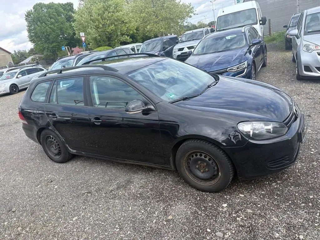 Second-hand VW Golf VII Trendline 105 CP (77 kW) 2012 Negru Break