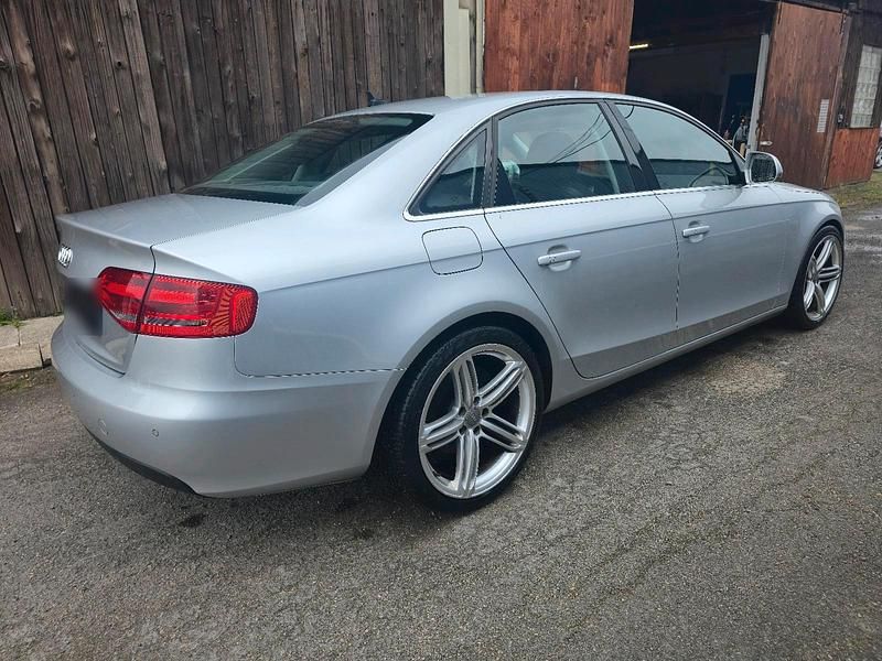 Gebraucht Audi A4 S-Line 160 PS (117 kW) 2009 Silber Limousine