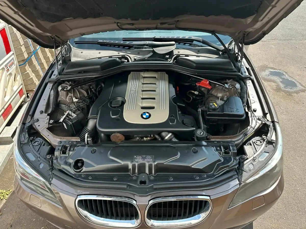 Gebraucht BMW 530 218 PS (160 kW) 2005 Braun Limousine