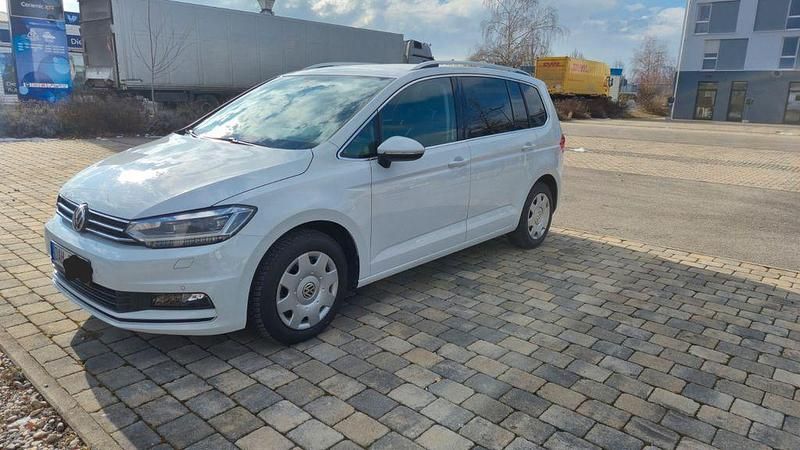 Gebraucht VW Touran Highline 190 PS (139 kW) 2018 Weiß Van / Kleinbus