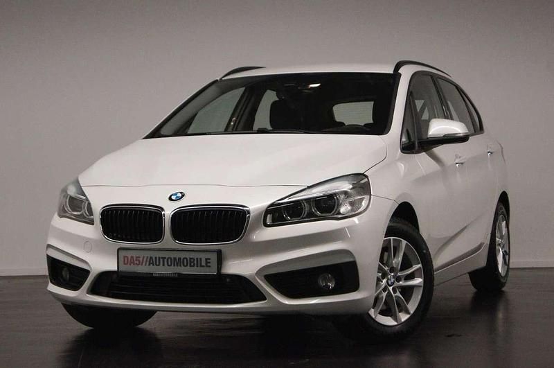 Mineralweiss Gebraucht 2016 BMW 218 Advantage Van / Kleinbus | 14.700 € (Fairer Preis) - Bild 1/4
