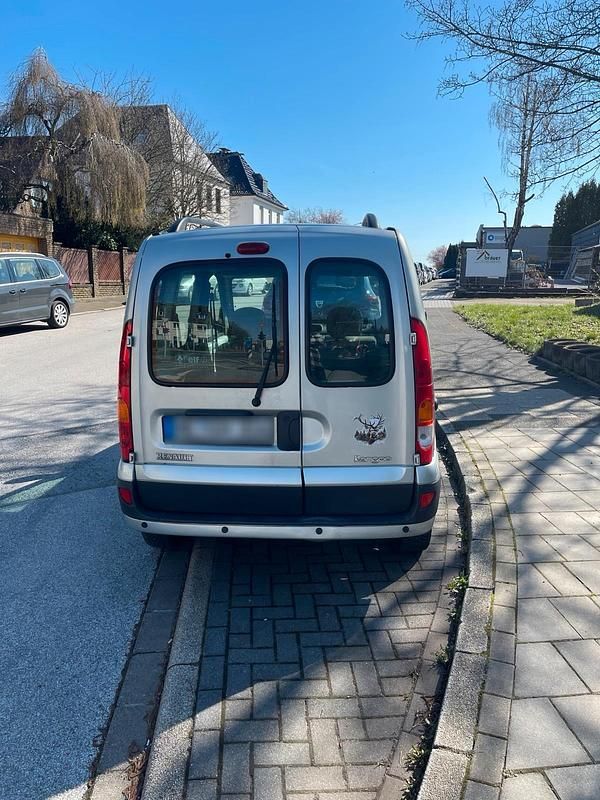 Gebraucht Renault Kangoo 90 PS (66 kW) 2005 Silber Van / Kleinbus