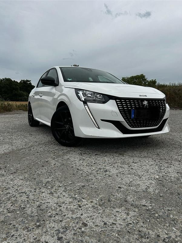 Weiß Gebraucht 2021 Peugeot 208 Active Kleinwagen | 14.400 € (Guter Preis) - Bild 1/4