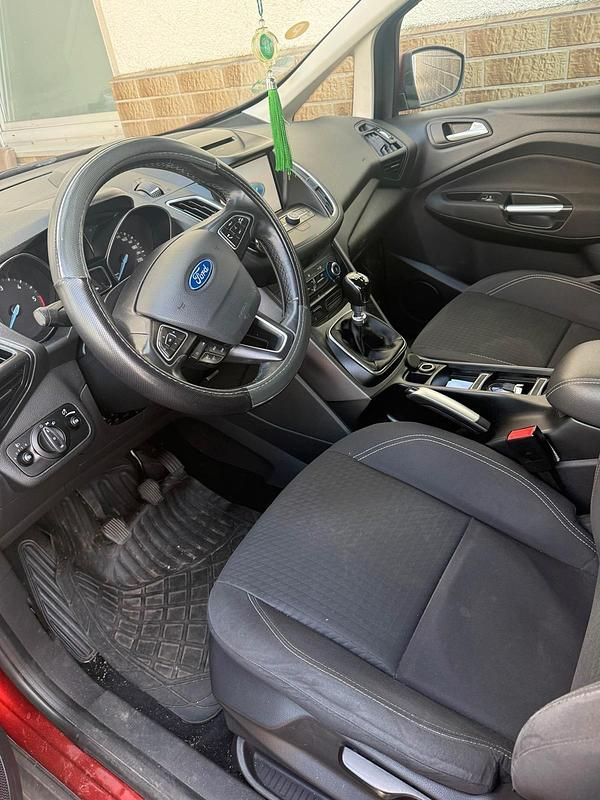 Second-hand Ford C-MAX 105 CP (77 kW) 2015 Roșu Monovolum
