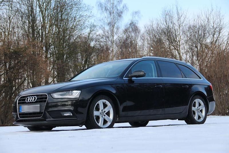 Schwarz Gebraucht 2012 Audi A4 Kombi | 11.990 € (Teuer) - Bild 1/4