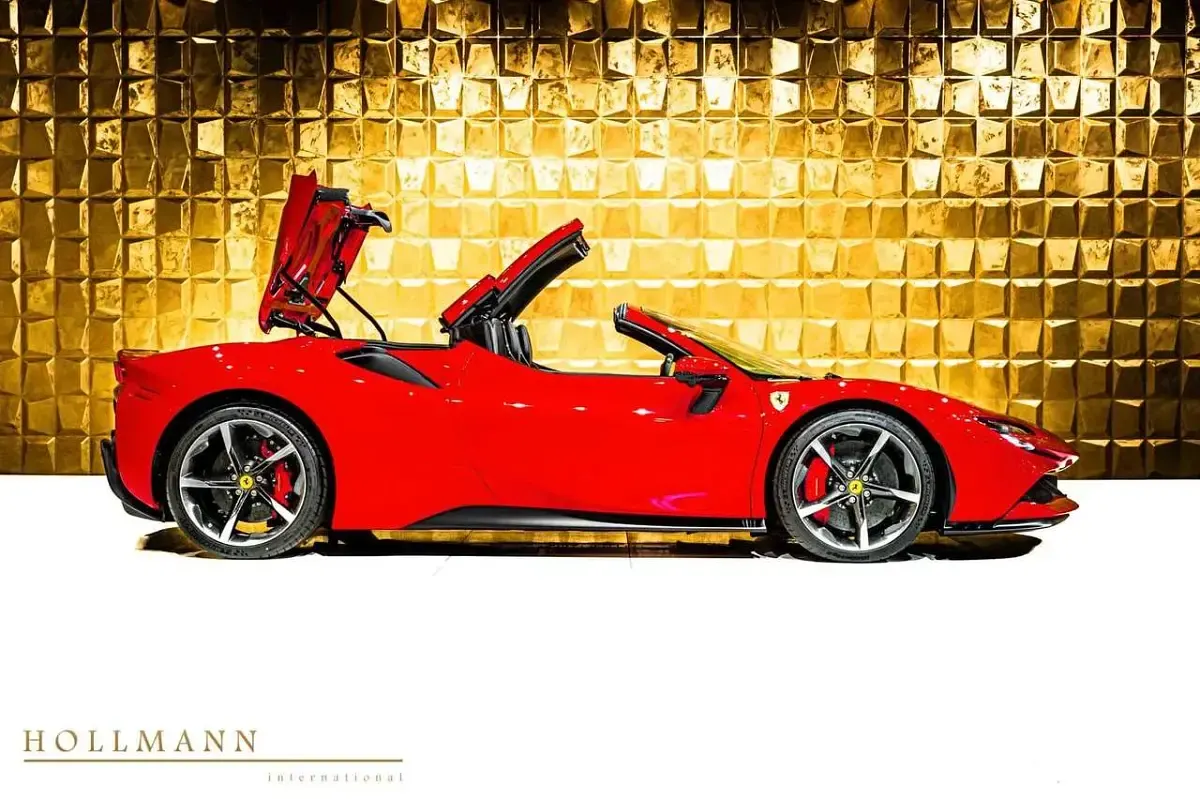 Nouă Ferrari SF90 999 CP (734 kW) 2026 Roșu Cabrio