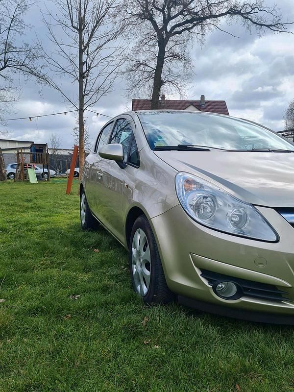 Gebraucht Opel Corsa 80 PS (58 kW) 2010 Gelb Kleinwagen