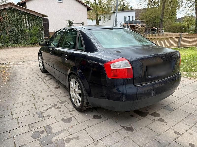 Second-hand Audi A4 179 CP (131 kW) 2002 Albastru Berlinǎ