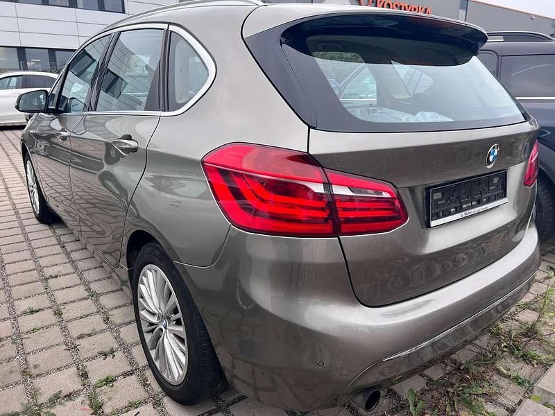 Gebraucht BMW 218 150 PS (110 kW) 2015 Platinsilber metallic Van / Kleinbus