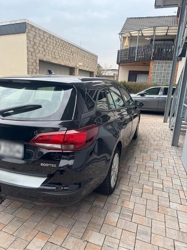 Second-hand Opel Astra 105 CP (77 kW) 2017 Negru Break