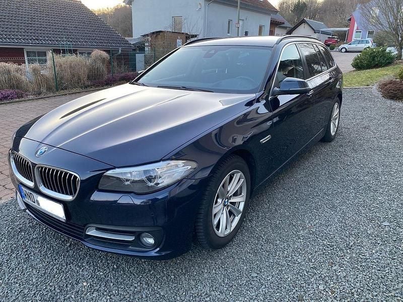 Gebraucht BMW 520 Luxury Line 190 PS (139 kW) 2016 Blau Limousine