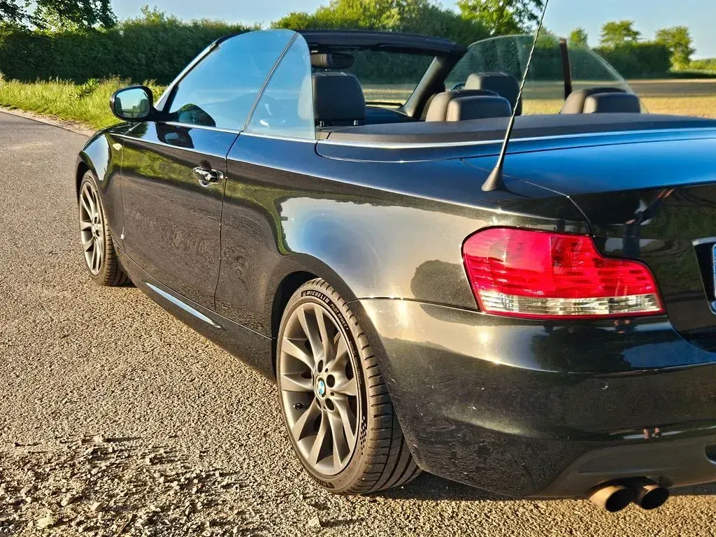 Gebraucht BMW 135 Cabriolet Performance 306 PS (225 kW) 2011 Schwarz Cabrio