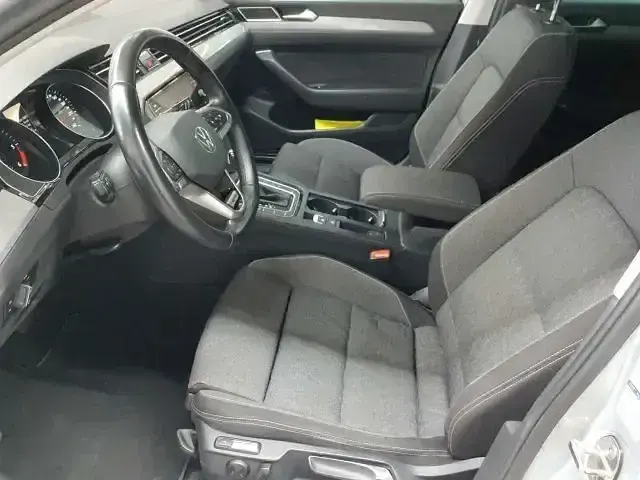Gebraucht VW Passat 200 PS (147 kW) 2023 Silber Kombi