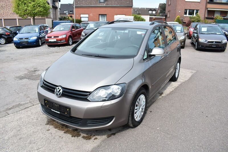 Braun Gebraucht 2013 VW Golf Plus Trendline Van / Kleinbus | 8.680 € (Fairer Preis) - Bild 1/4