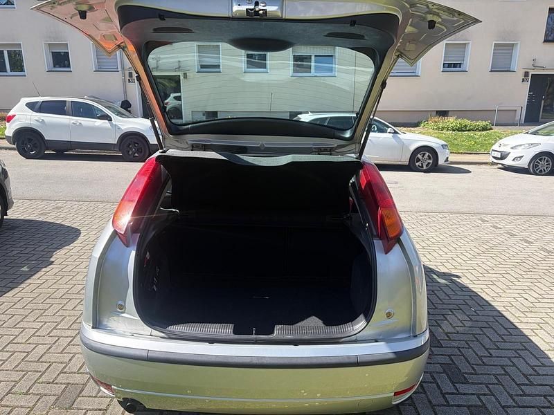 Used Ford Focus 101 HP (74 kW) 2003 Silver Hatchback