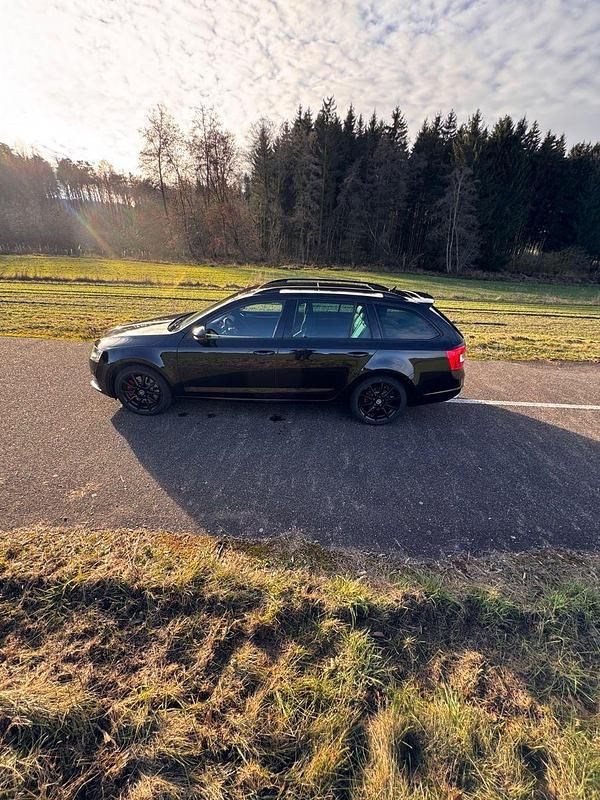 Gebraucht Skoda Octavia RS 184 PS (135 kW) 2015 Schwarz Kleinwagen