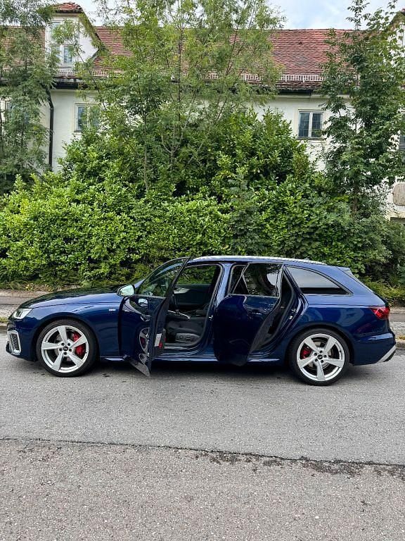 Gebraucht Audi A4 S-Line 204 PS (150 kW) 2023 Blau Kombi