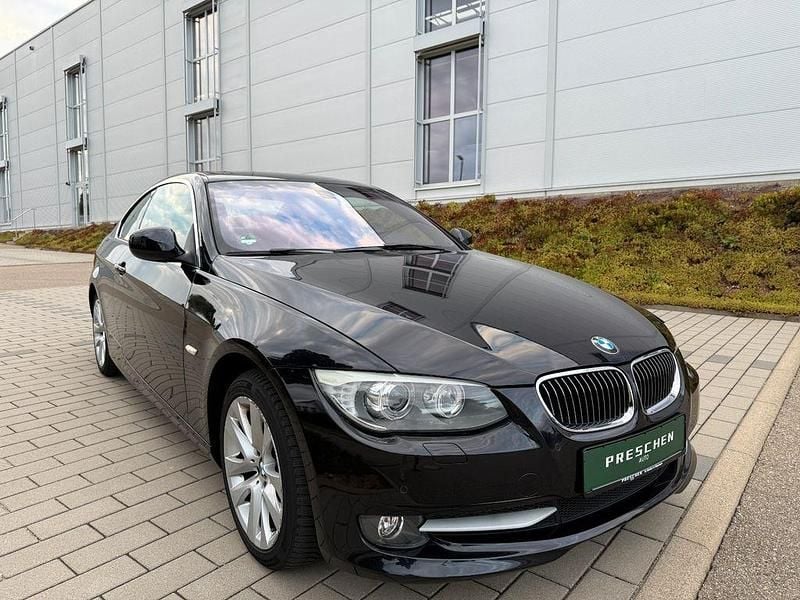 Gebraucht BMW 330 Sport Line 272 PS (200 kW) 2011 Schwarz Coupé