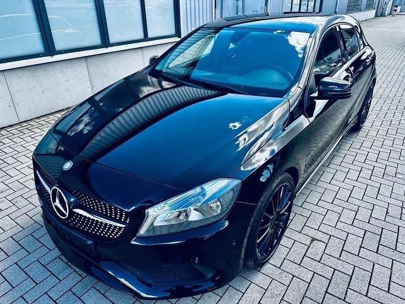 Schwarz Gebraucht 2016 Mercedes A180 AMG line Limousine | 12.200 € (Guter Preis) - Bild 1/4