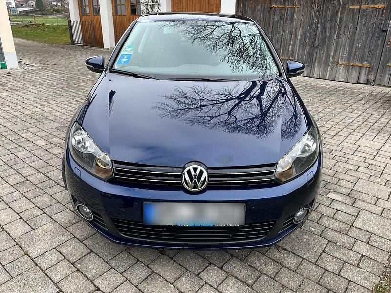 Gebraucht VW Golf VI 105 PS (77 kW) 2010 Blau Kleinwagen