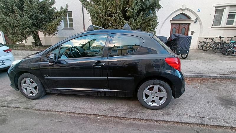 Gebraucht Peugeot 207 Urban Move 95 PS (69 kW) 2009 Schwarz Limousine