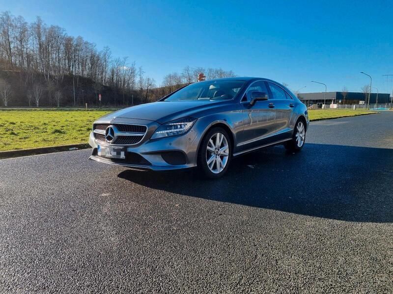 Grau Gebraucht 2017 Mercedes CLS220 Limousine | 26.500 € (Fairer Preis) - Bild 1/4