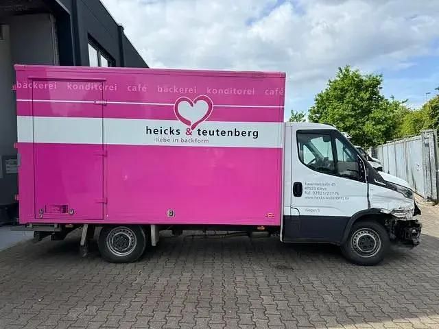 Second-hand Iveco Daily 129 CP (94 kW) 2023 Alb