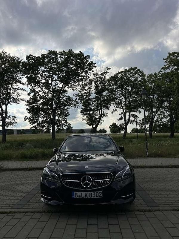 Gebraucht Mercedes E220 Avantgarde 170 PS (125 kW) 2014 Limousine