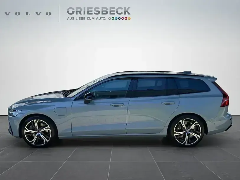 Gebraucht Volvo V60 Plus 455 PS (334 kW) 2024 Vapour grey Kombi