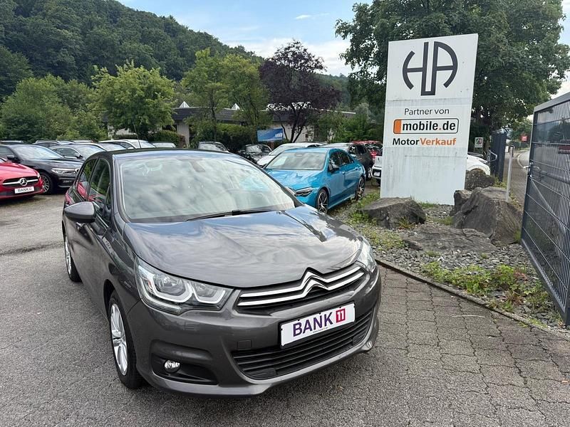 Grau Gebraucht 2017 Citroën C4 SELECTION Limousine | 6.995 € (Fairer Preis) - Bild 1/3