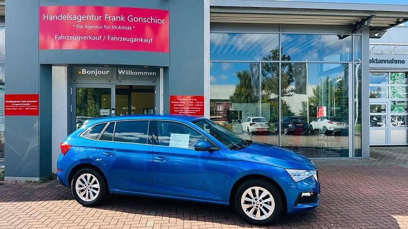 Blau Gebraucht 2023 Skoda Scala Ambition Kleinwagen | 17.400 € (Superpreis) - Bild 1/4