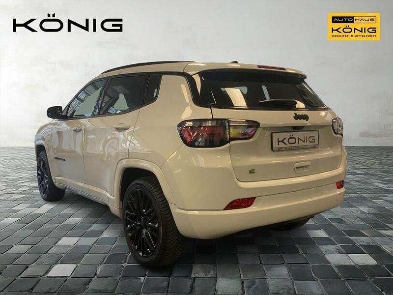 Second-hand Jeep Compass 131 CP (96 kW) 2023 Alb SUV