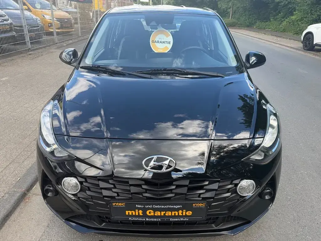 Gebraucht Hyundai i10 67 PS (49 kW) 2020 Schwarz Kleinwagen