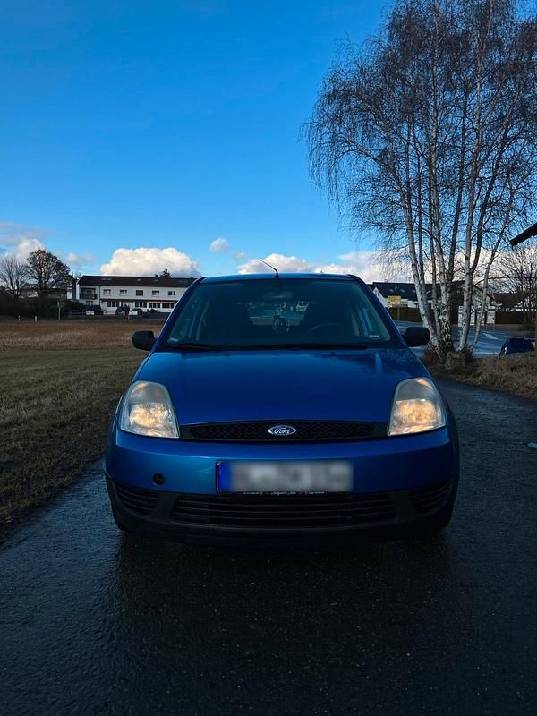 Gebraucht Ford Fiesta 75 PS (55 kW) 2004 Blau Kleinwagen