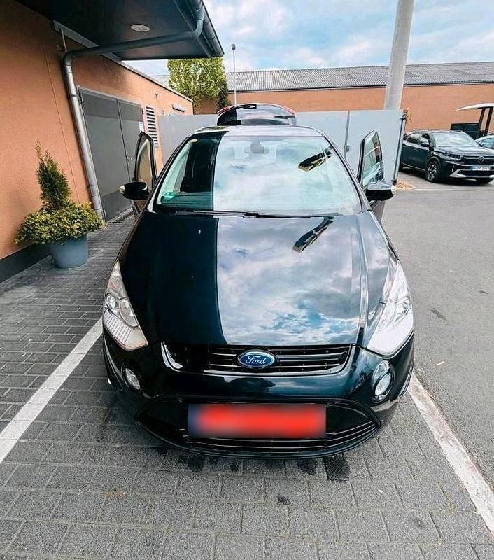 Second-hand Ford S-MAX S 140 CP (102 kW) 2014 Negru Monovolum