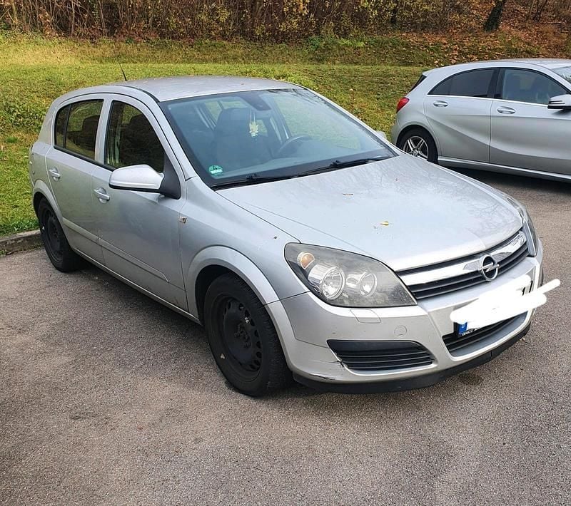 Gebraucht Opel Astra 105 PS (77 kW) 2007 Silber Limousine