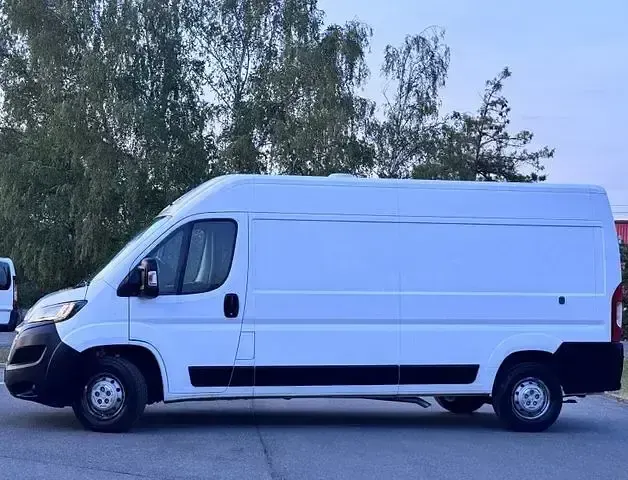 Gebraucht Peugeot Boxer S 140 PS (102 kW) 2021 Lack weiss banquise/deckende Van