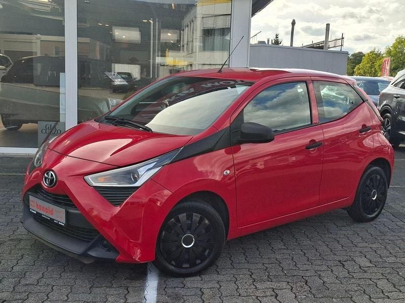 Rot Gebraucht 2021 Toyota Aygo X SUV | 8.580 € (Guter Preis) - Bild 1/4