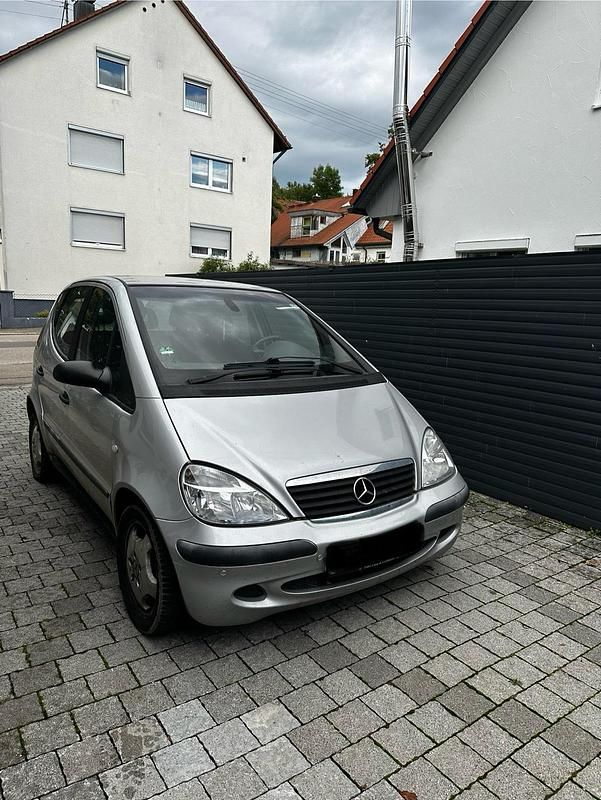 Silber Gebraucht 2001 Mercedes A200 Kleinwagen | 500 € - Bild 1/4