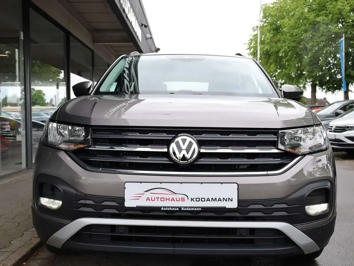 Gebraucht VW T-Cross Life 116 PS (85 kW) 2020 Limestone grey metallic SUV